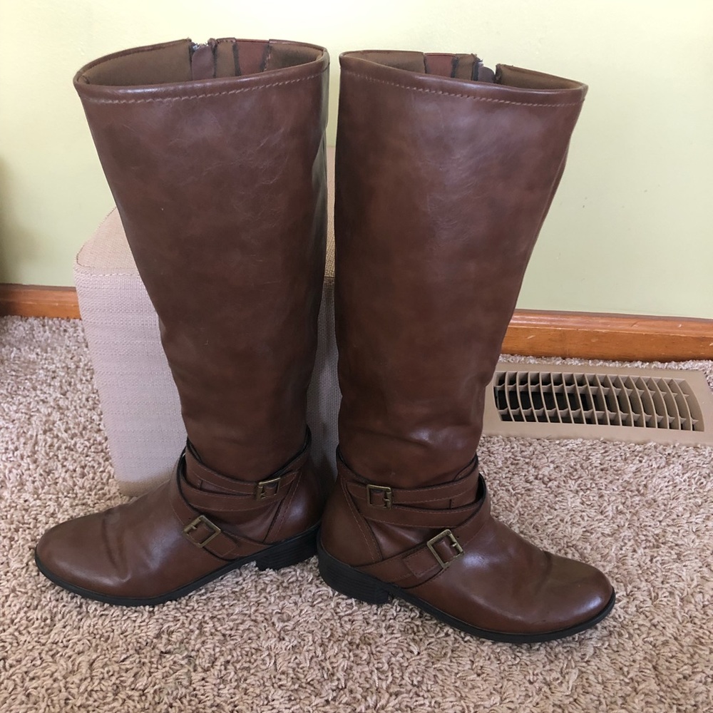 NWOT brown boots